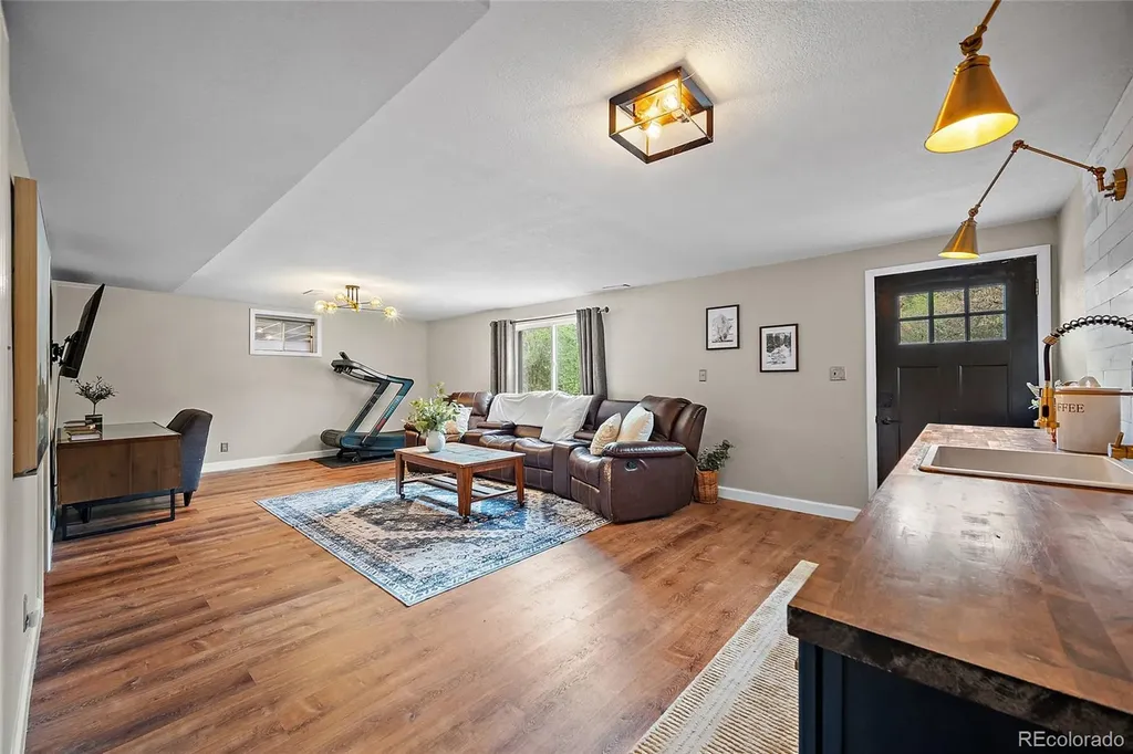 208 Oak Place Manitou Springs CO 80829