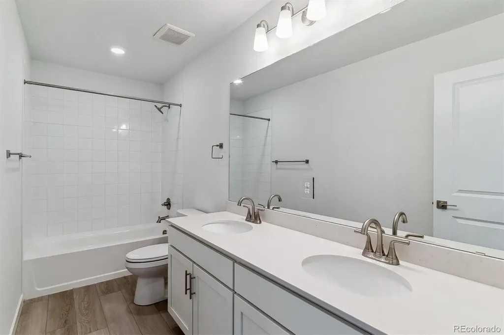 25254 E Warren Place Aurora CO 80018