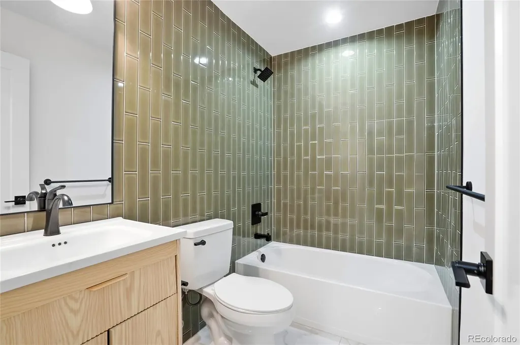 3645 S Poplar Street Denver CO 80237