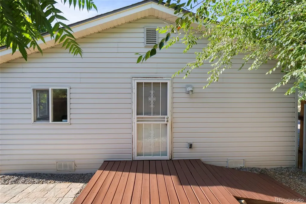 5371 Julian Street Denver CO 80221