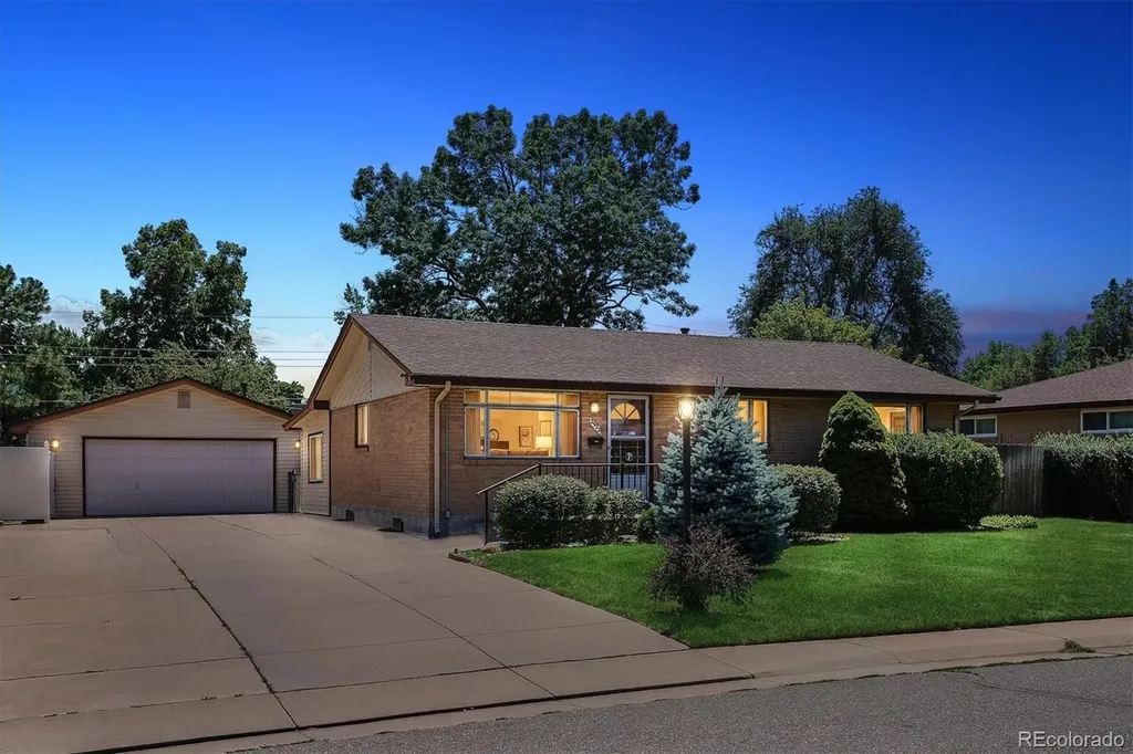 2922 W Layton Avenue Englewood CO 80110