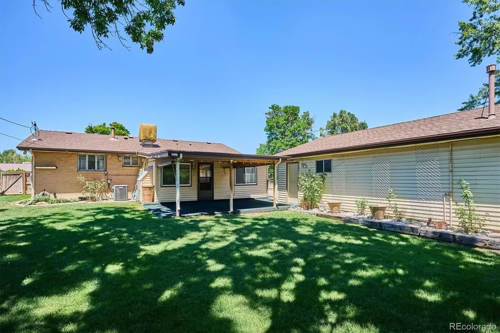 2922 W Layton Avenue Englewood CO 80110