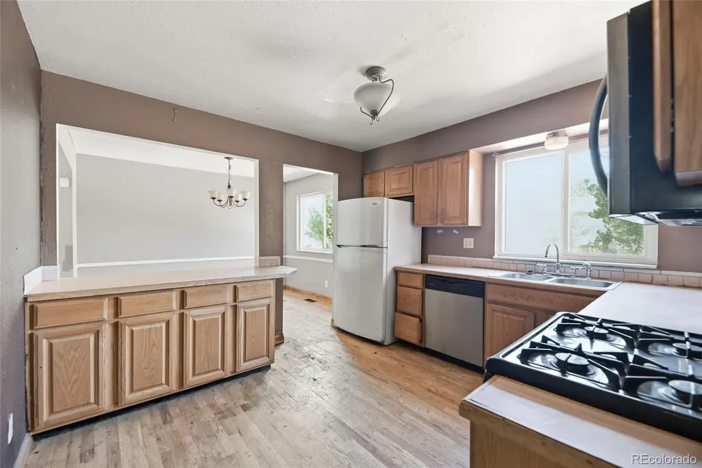 1404 S Vaughn Circle Aurora CO 80012
