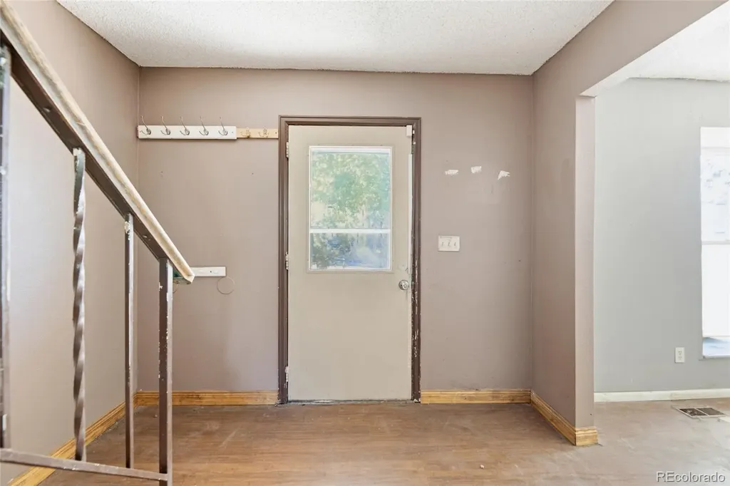 1404 S Vaughn Circle Aurora CO 80012