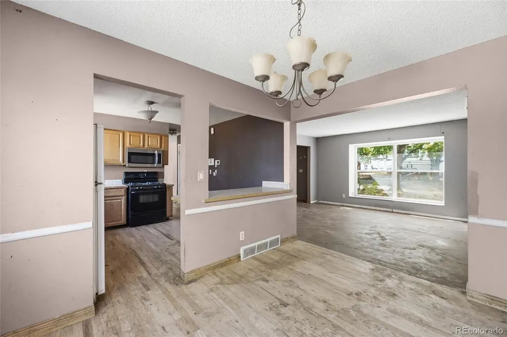 1404 S Vaughn Circle Aurora CO 80012