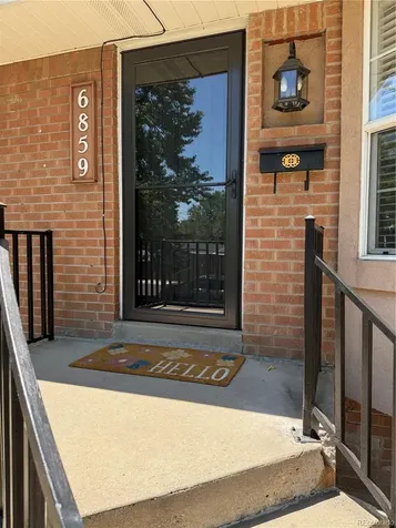 6859 S Foresthill Street Littleton CO 80120