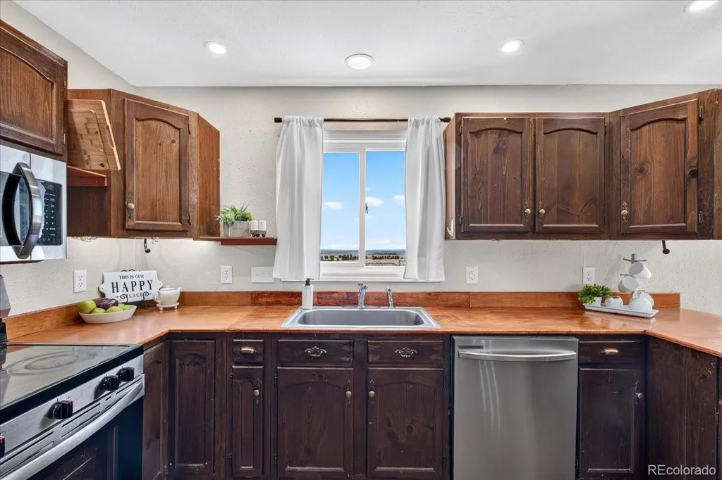 24396 Emerald Trail Deer Trail CO 80105