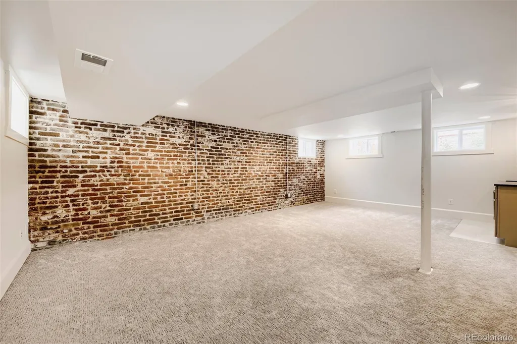1274 Hudson Street Denver CO 80220