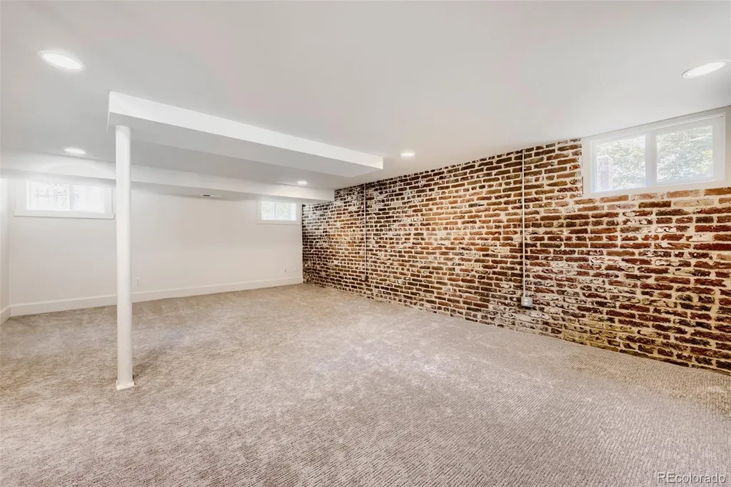 1274 Hudson Street Denver CO 80220