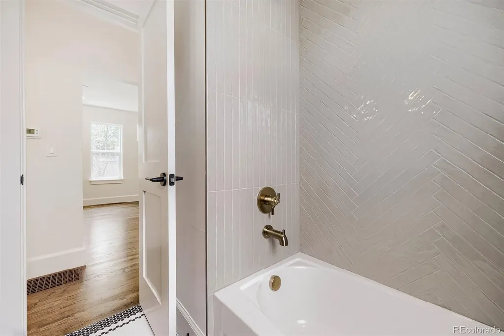 1274 Hudson Street Denver CO 80220