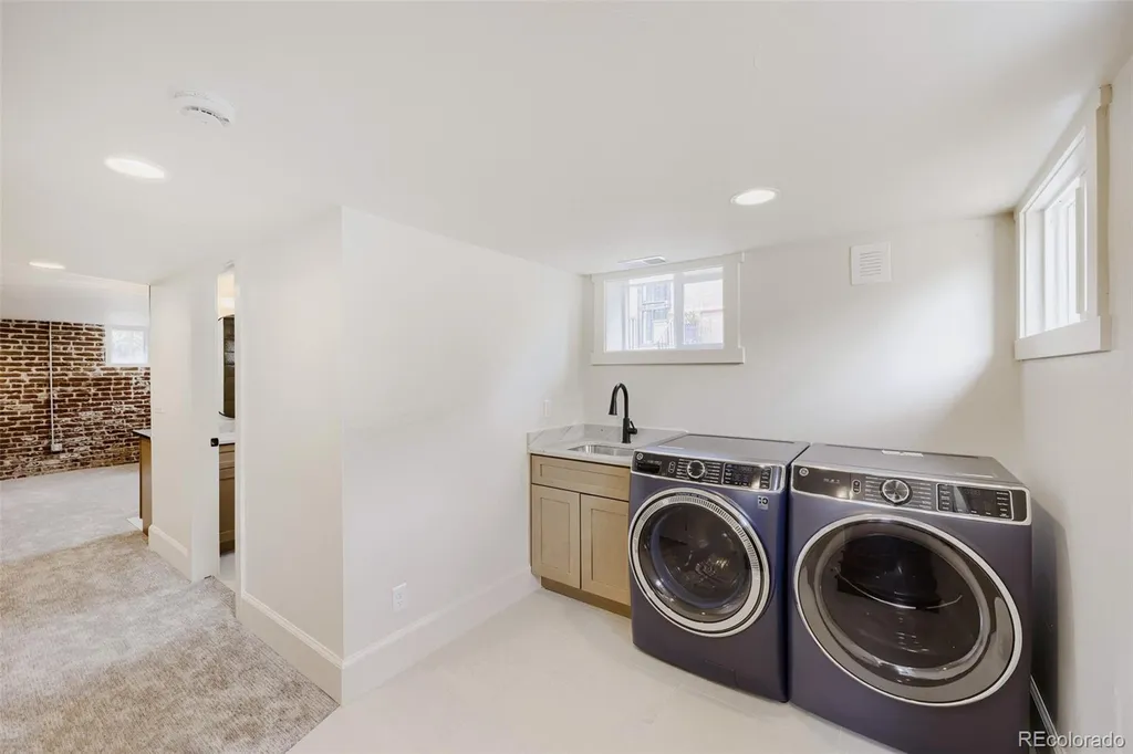 1274 Hudson Street Denver CO 80220