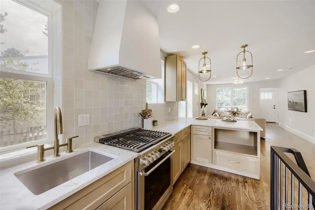 1274 Hudson Street Denver CO 80220