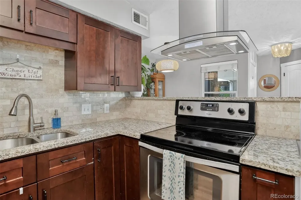1830 Newland Court Lakewood CO 80214