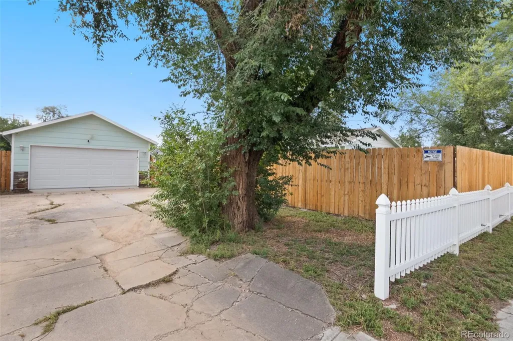 1315 Pando Avenue Colorado Springs CO 80905