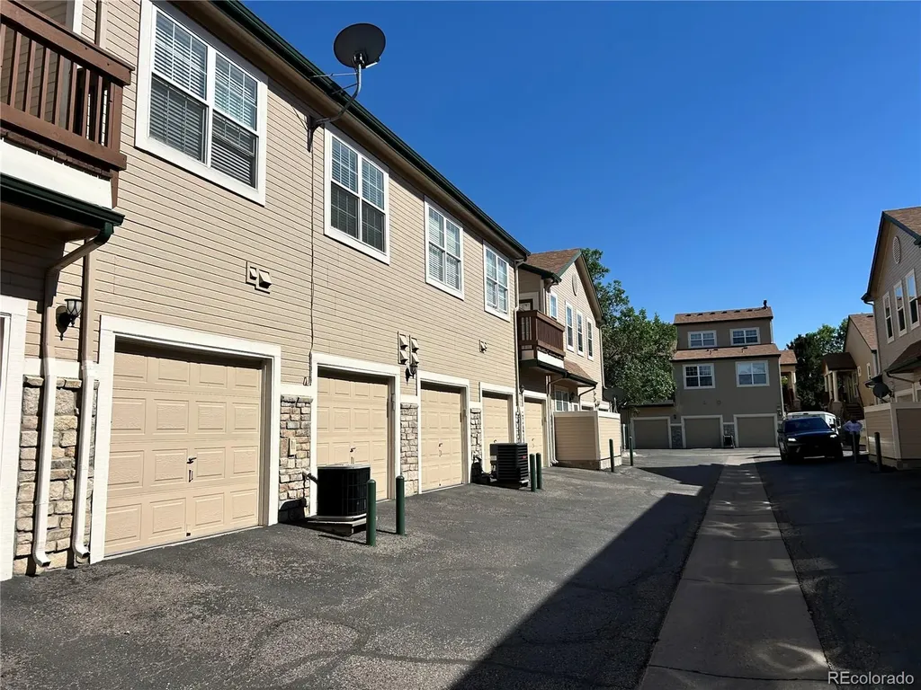 3912 S Carson Street Aurora CO 80014