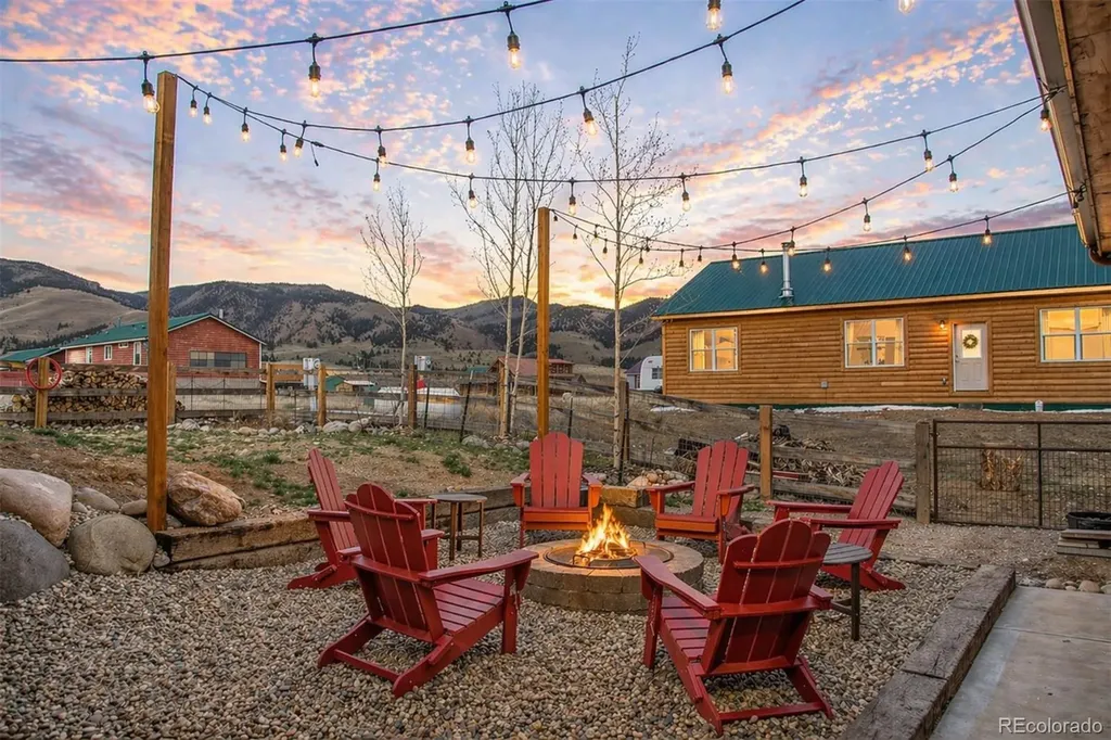 448 Homestake Drive Creede CO 81130
