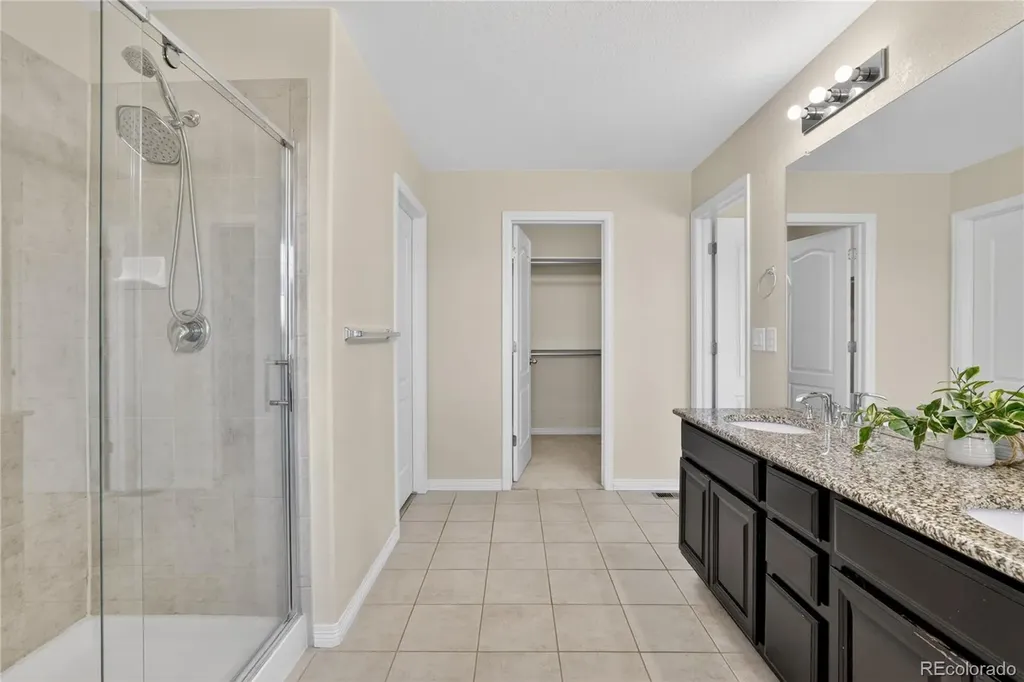 22 N Newcastle Court Aurora CO 80018
