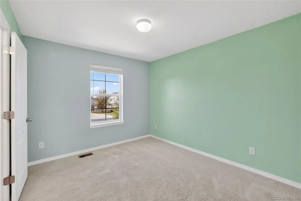 22 N Newcastle Court Aurora CO 80018