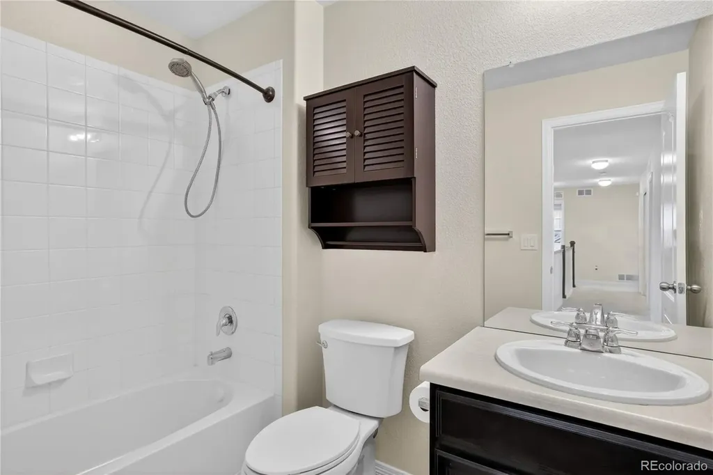 22 N Newcastle Court Aurora CO 80018