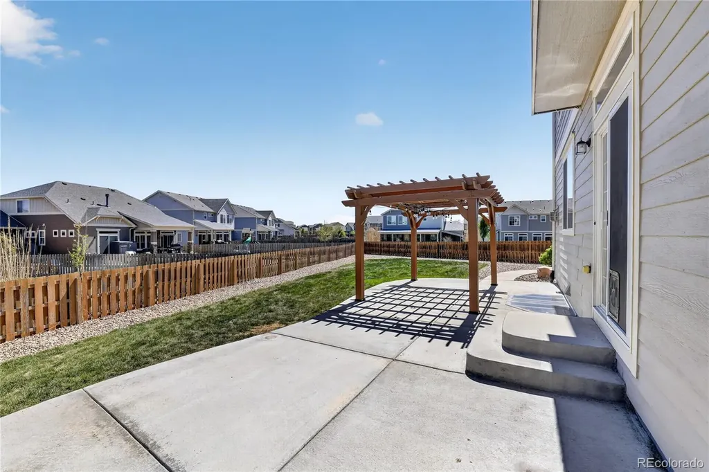 22 N Newcastle Court Aurora CO 80018