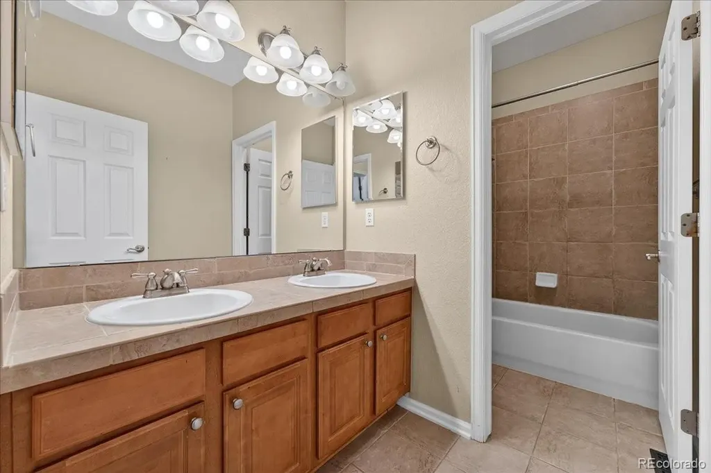 6333 S Jackson Gap Court Aurora CO 80016