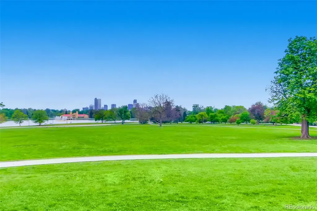 3058 Ivanhoe Street Denver CO 80207