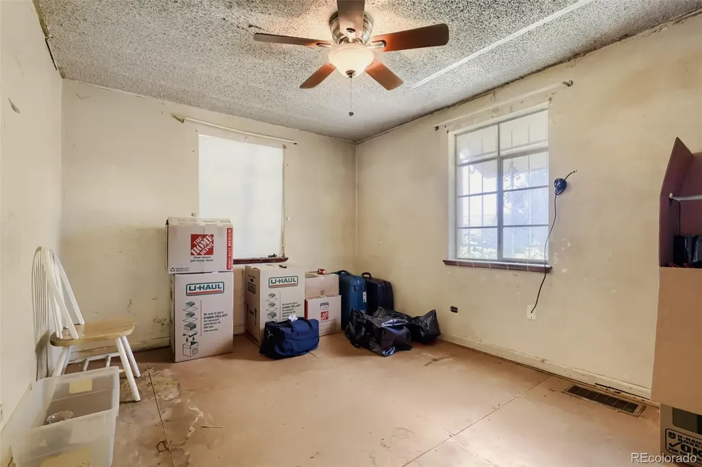 3058 Ivanhoe Street Denver CO 80207