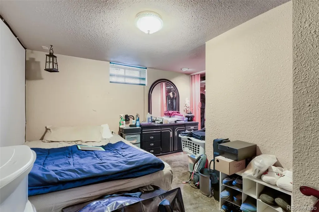 3058 Ivanhoe Street Denver CO 80207