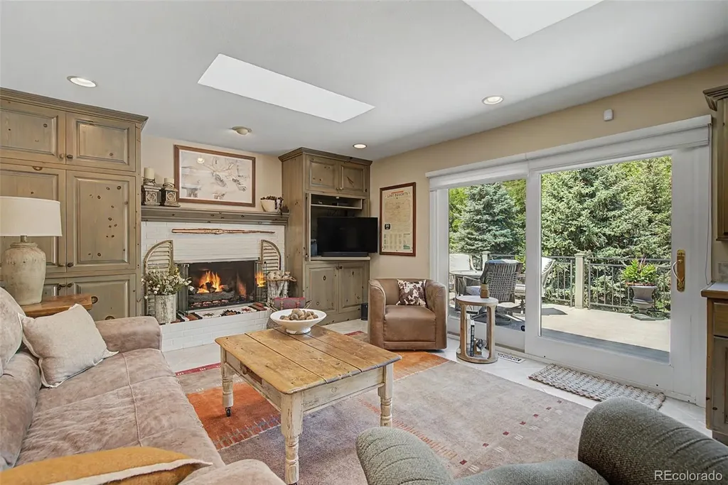 216 W Cheyenne Mountain Boulevard Colorado Springs CO 80906