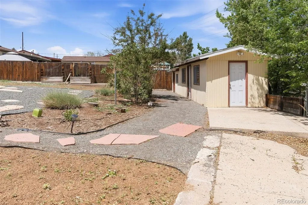 6978 Kidder Drive Denver CO 80221