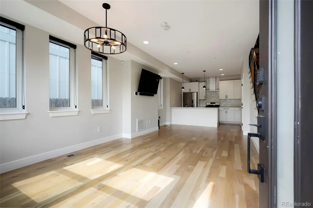 1385 Raleigh Street Denver CO 80204