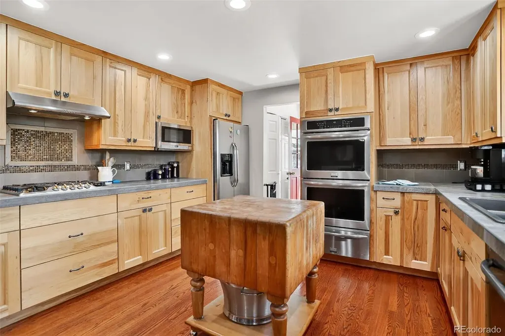2316 Horseshoe Circle Longmont CO 80504