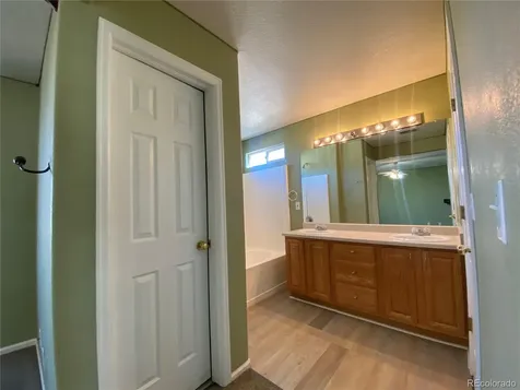 407 Ivory Circle Aurora CO 80011