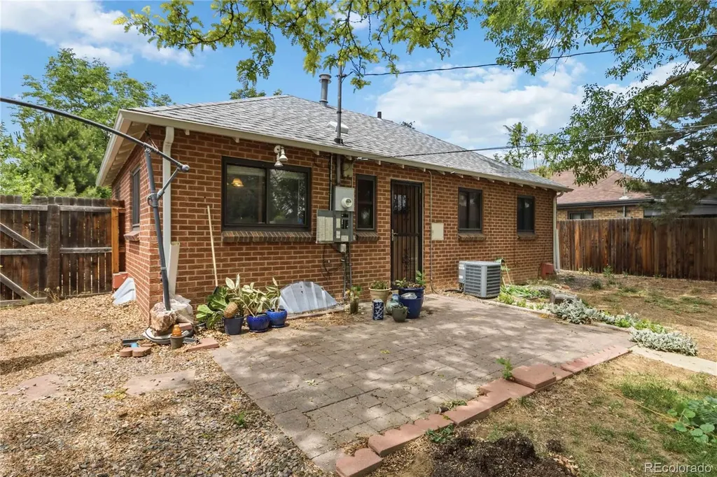 2380 Poplar Street Denver CO 80207