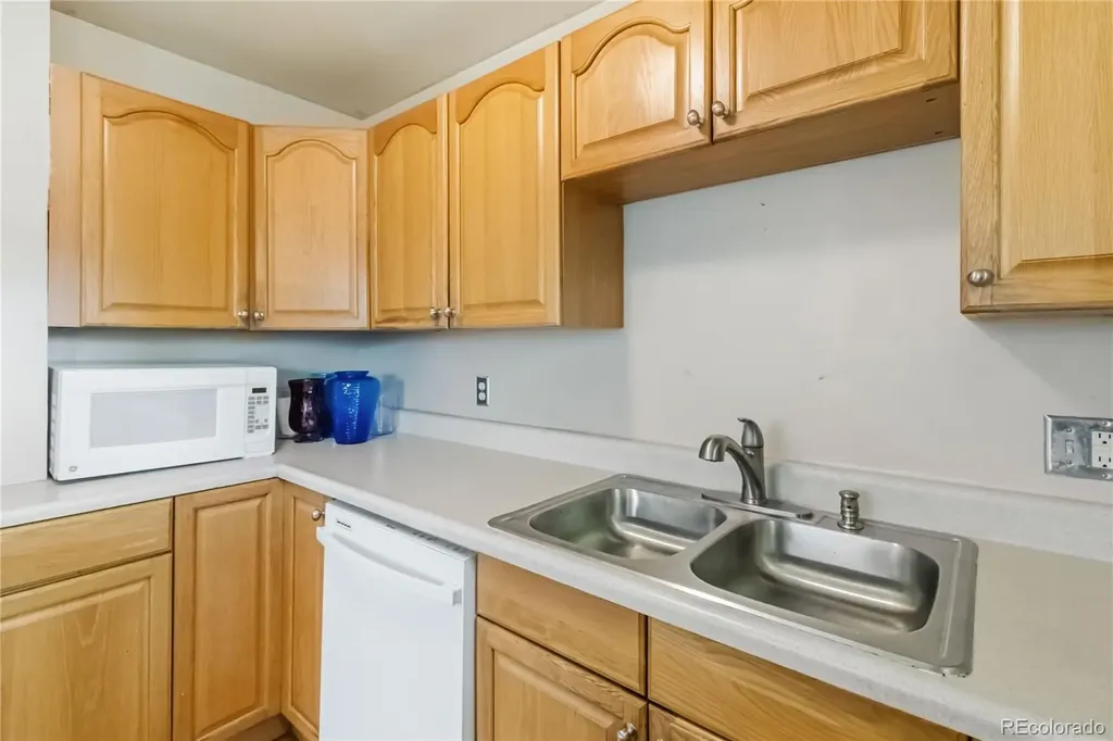 2380 Poplar Street Denver CO 80207