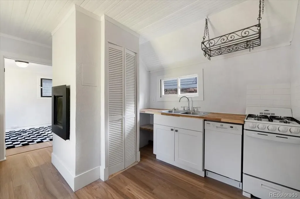 125 Ruxton Avenue Manitou Springs CO 80829