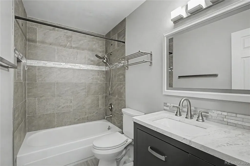 1122 Drake Circle Colorado Springs CO 80915