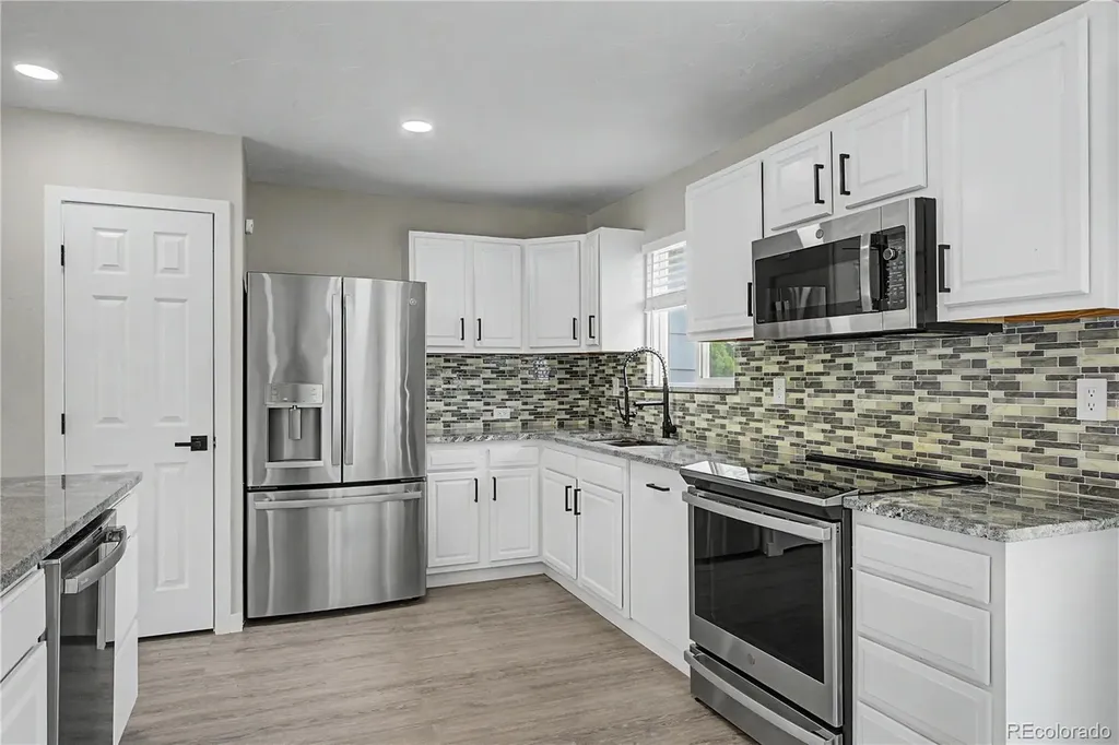1122 Drake Circle Colorado Springs CO 80915