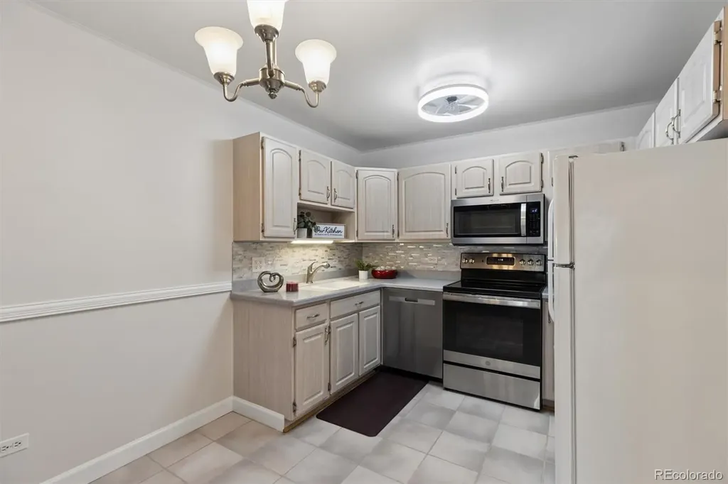 615 S Alton Way Denver CO 80247