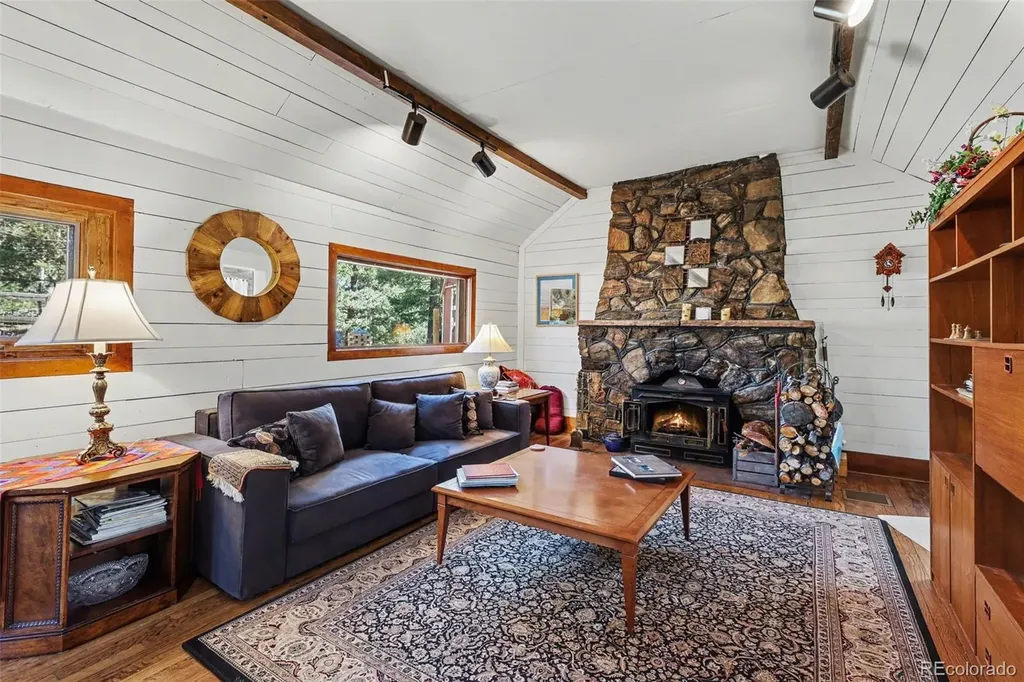 255 Raccoon Circle Evergreen CO 80439