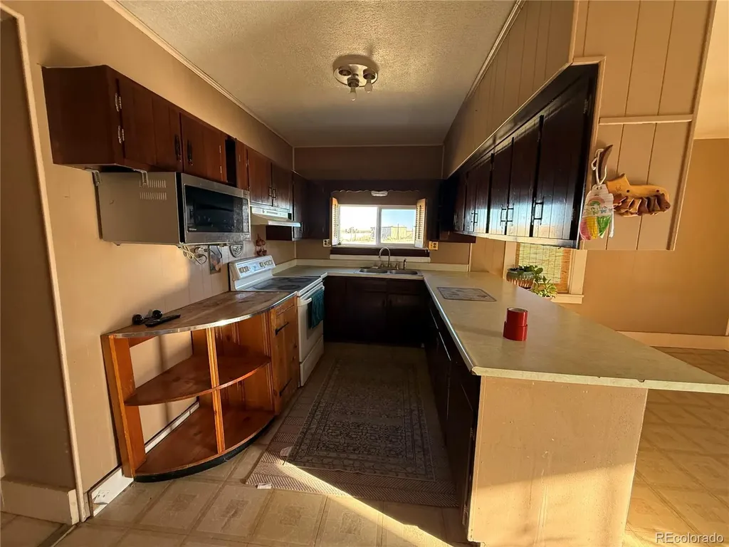 28894 Us Highway 24 Stratton CO 80836