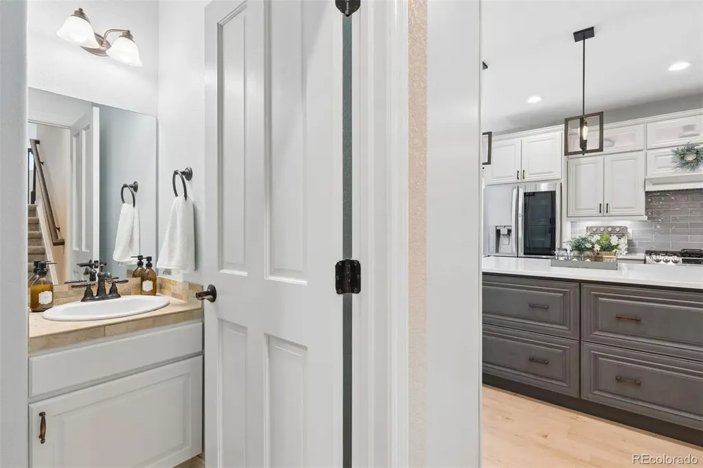 7141 S Elk Court Aurora CO 80016