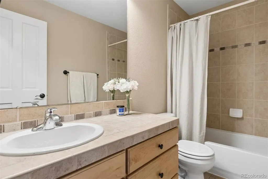 7141 S Elk Court Aurora CO 80016