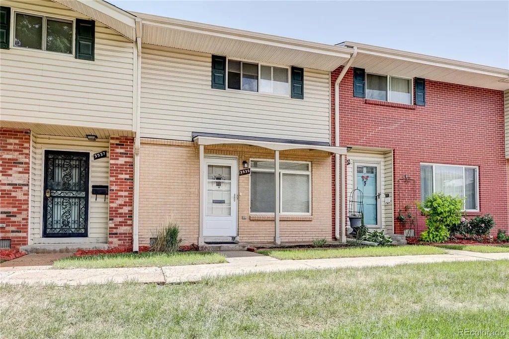 3935 S Boston Denver CO 80237