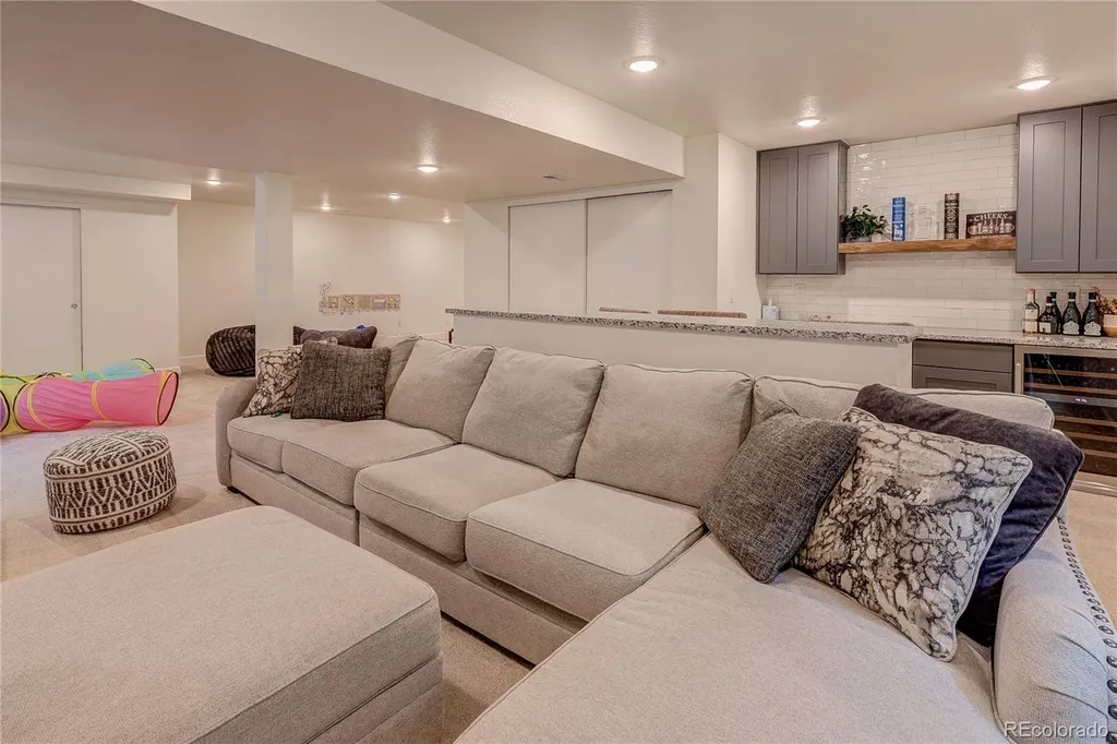 7305 Meadow View Parker CO 80134