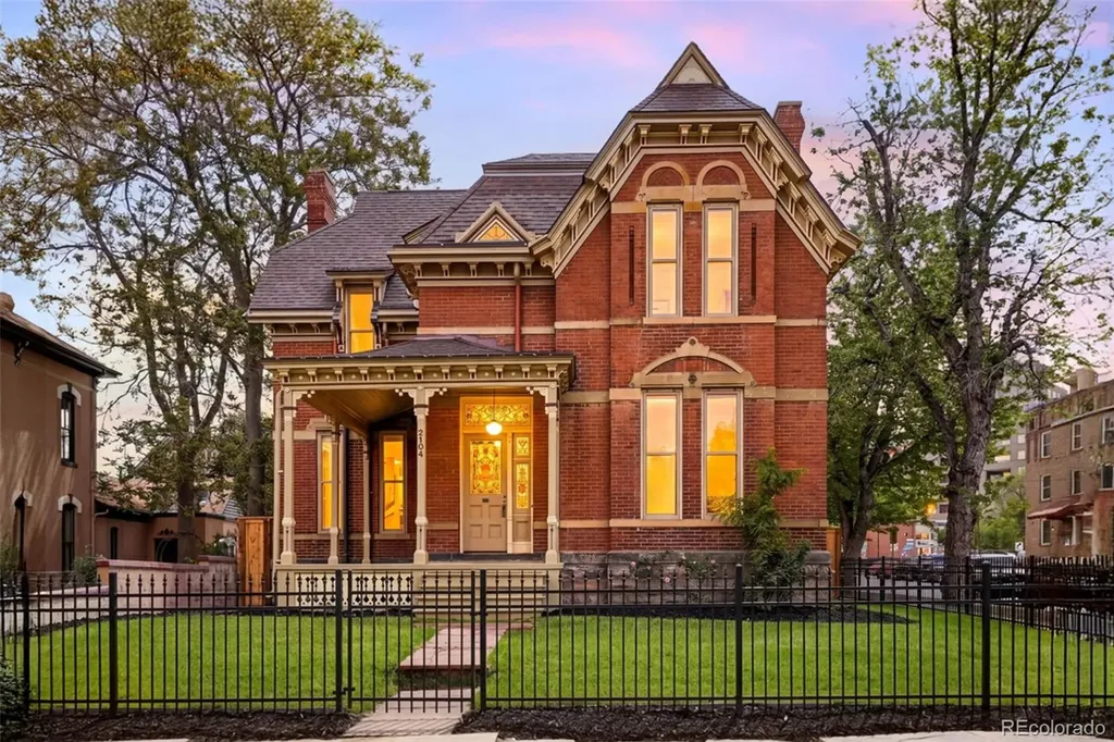 2104 Glenarm Place Denver CO 80205