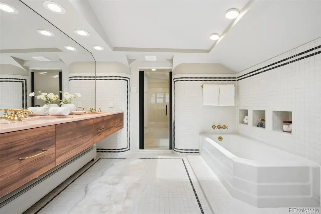 2104 Glenarm Place Denver CO 80205