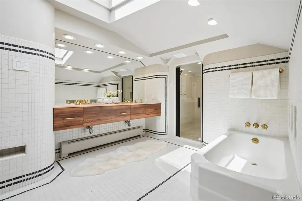 2104 Glenarm Place Denver CO 80205