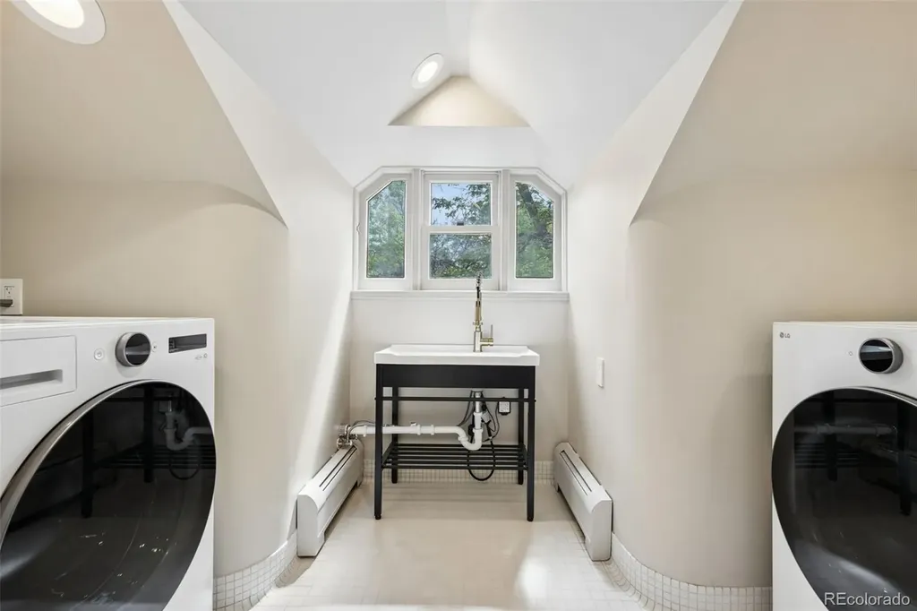 2104 Glenarm Place Denver CO 80205