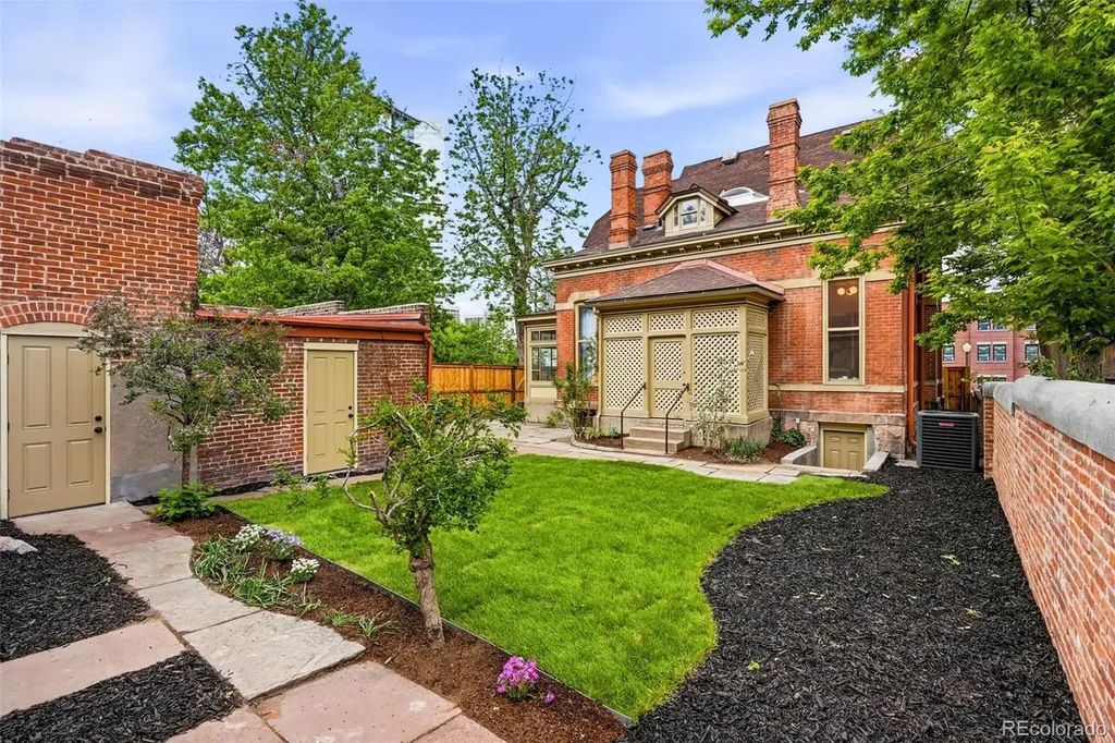 2104 Glenarm Place Denver CO 80205